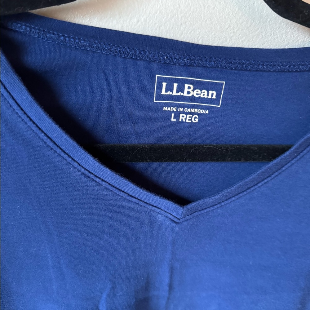 L.L. Bean Navy Blue V-Neck Top 3/4 Sleeves - Picture 2 of 2